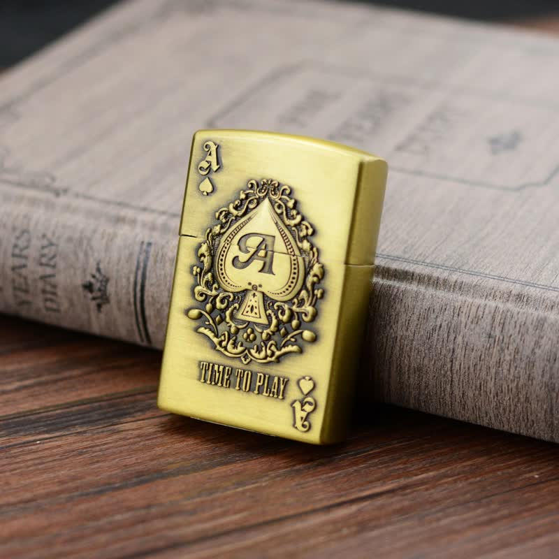 Nachfüllbares Butanfeuerzeug mit Lucky ACE Poker-Relief-Design