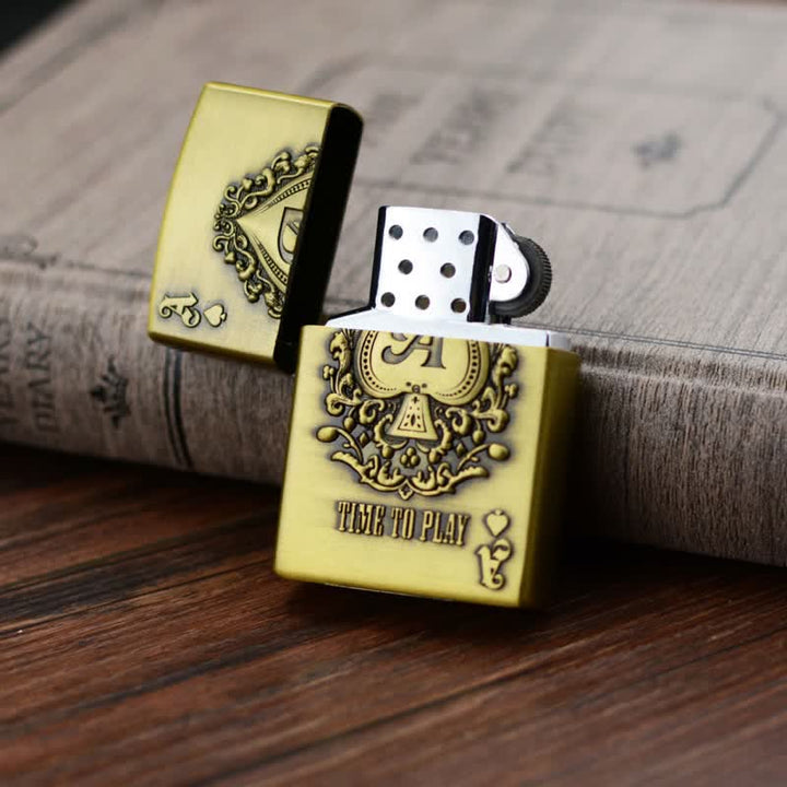Nachfüllbares Butanfeuerzeug mit Lucky ACE Poker-Relief-Design