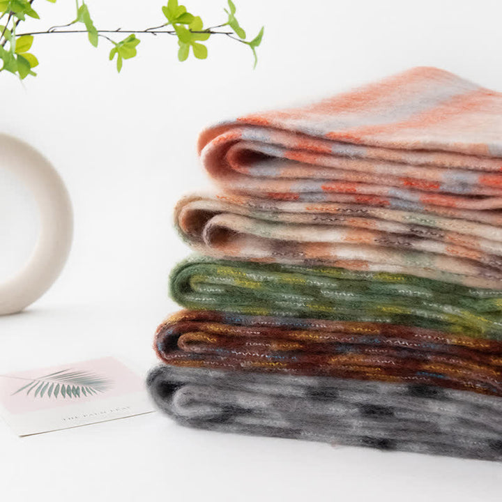 Unisex Mohairschal mit Quasten in Regenbogenfarben und Kontrastfarbe