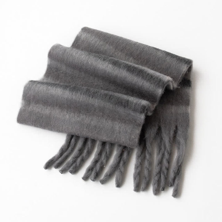 Unisex Mohairschal mit Quasten in Regenbogenfarben und Kontrastfarbe