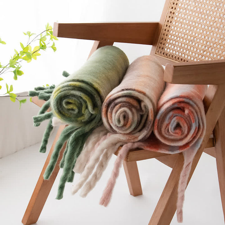 Unisex Mohairschal mit Quasten in Regenbogenfarben und Kontrastfarbe