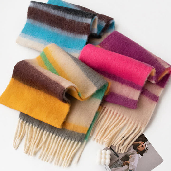 Unisex Mohairschal mit Quasten in Regenbogenfarben und Kontrastfarbe