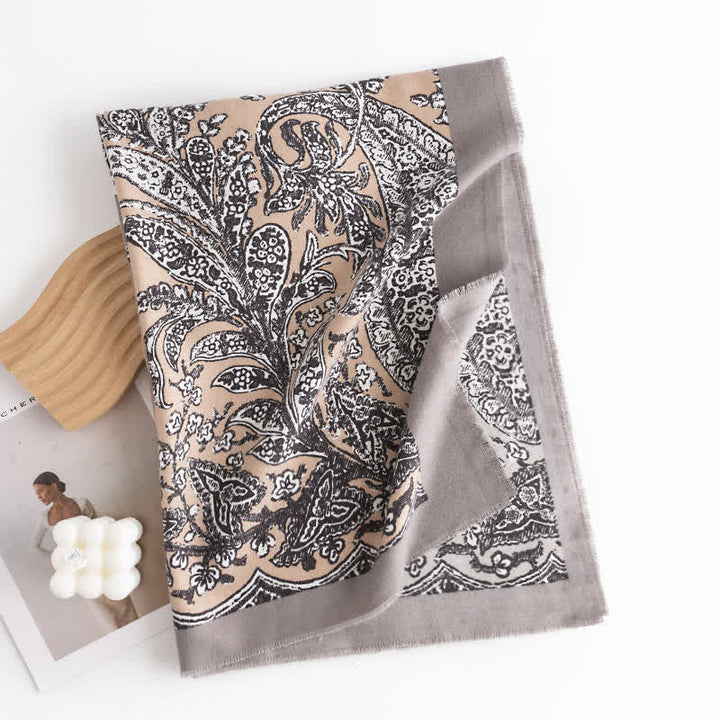 Damenschal im Vintage-Nationalstil mit grauem Aufdruck