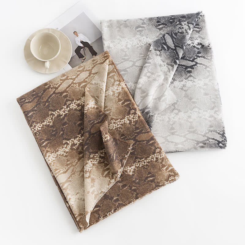 Schicker Streetstyle-Schal mit Schlangenhaut-Print für Damen