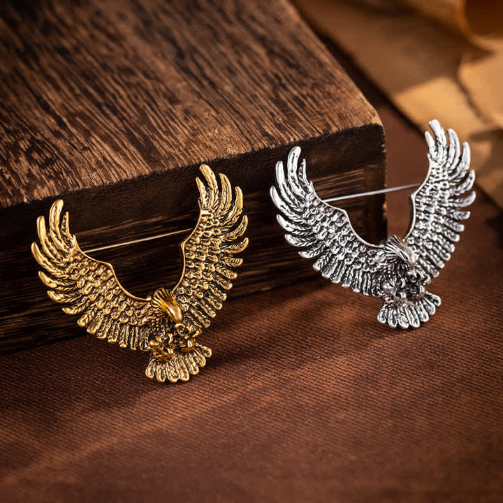 Herren-Brosche mit Adler und ausgebreiteten Flügeln im Retro-Stil