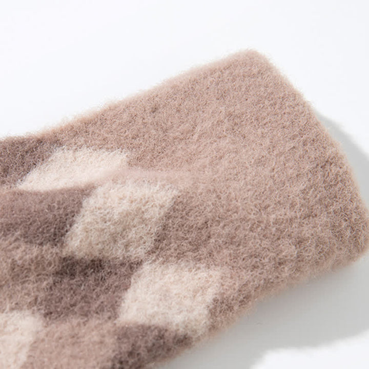 Warme Strickhandschuhe aus Plüsch mit buntem Rautenmuster