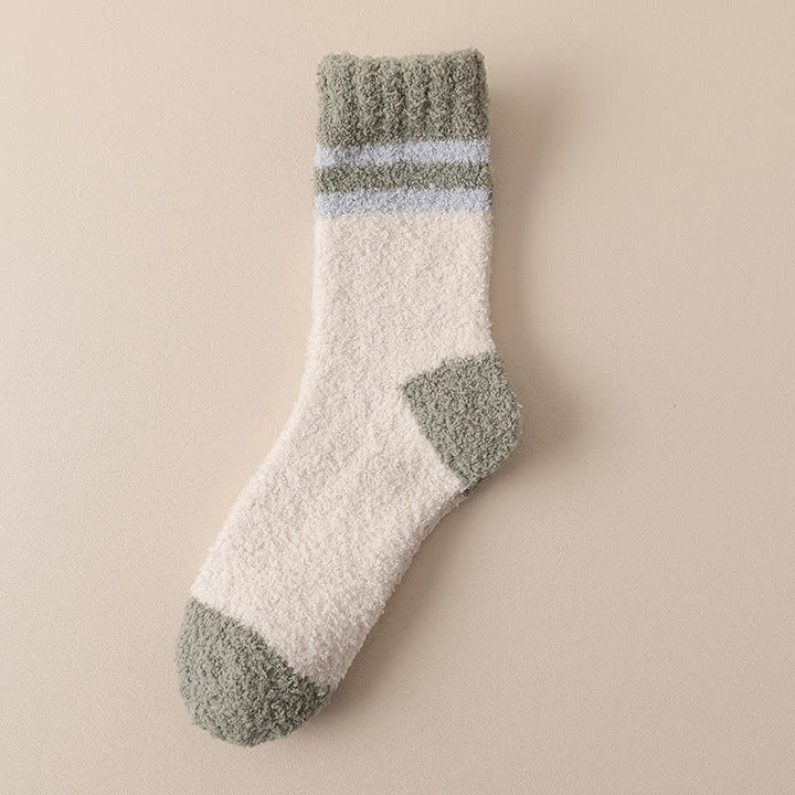 Sanfte gestreifte, flauschige Schlafsocken aus Korallenfleece für Herren