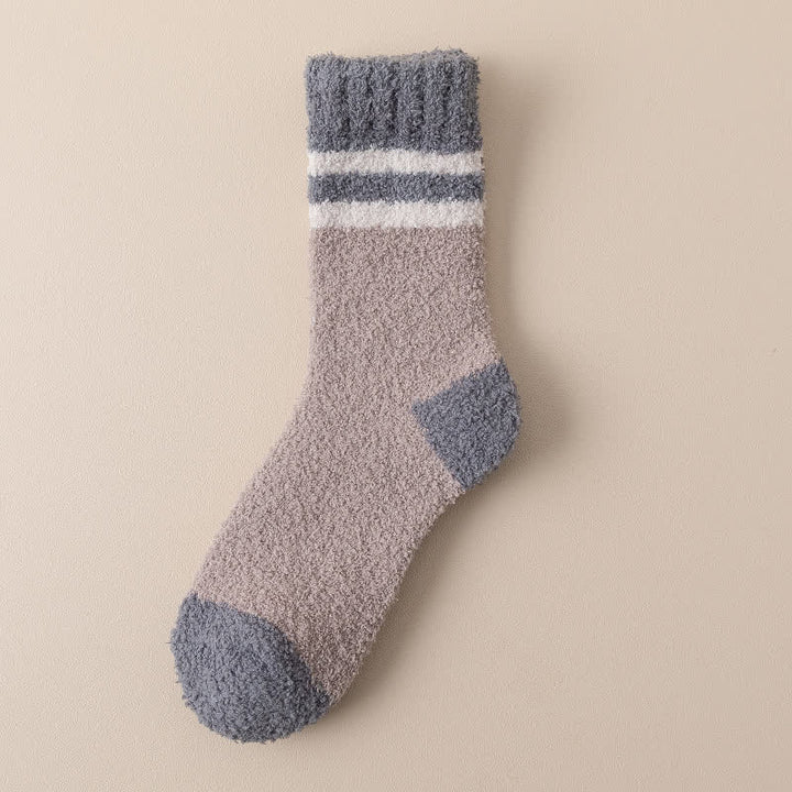 Sanfte gestreifte, flauschige Schlafsocken aus Korallenfleece für Herren