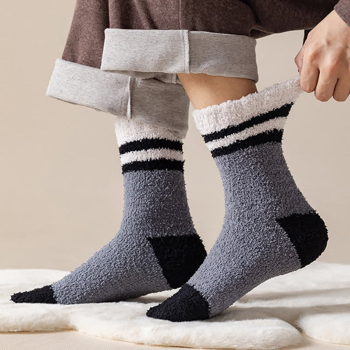 Sanfte gestreifte, flauschige Schlafsocken aus Korallenfleece für Herren