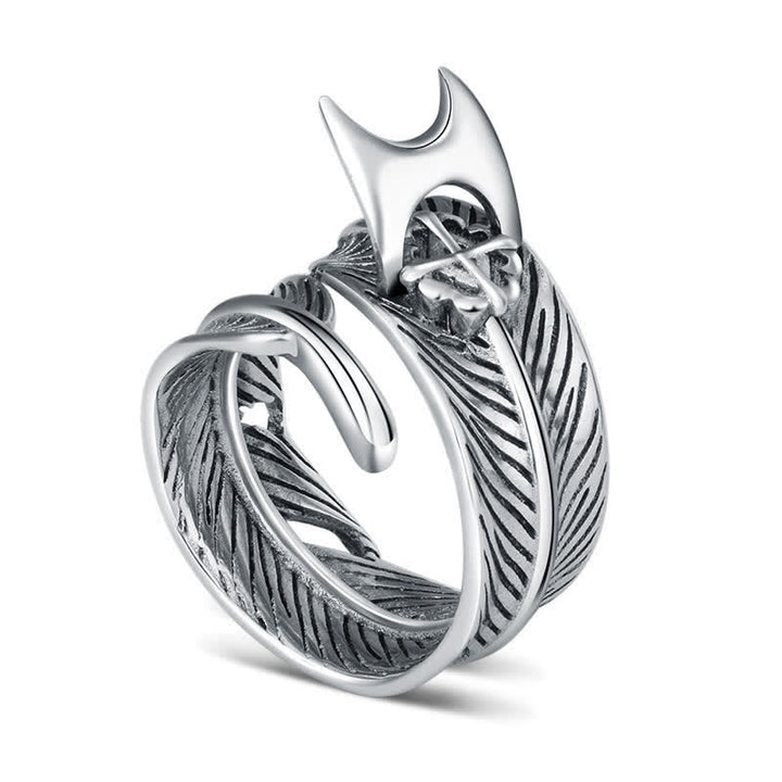 Verstellbarer Ring mit Federkreuz und versteckter Klinge