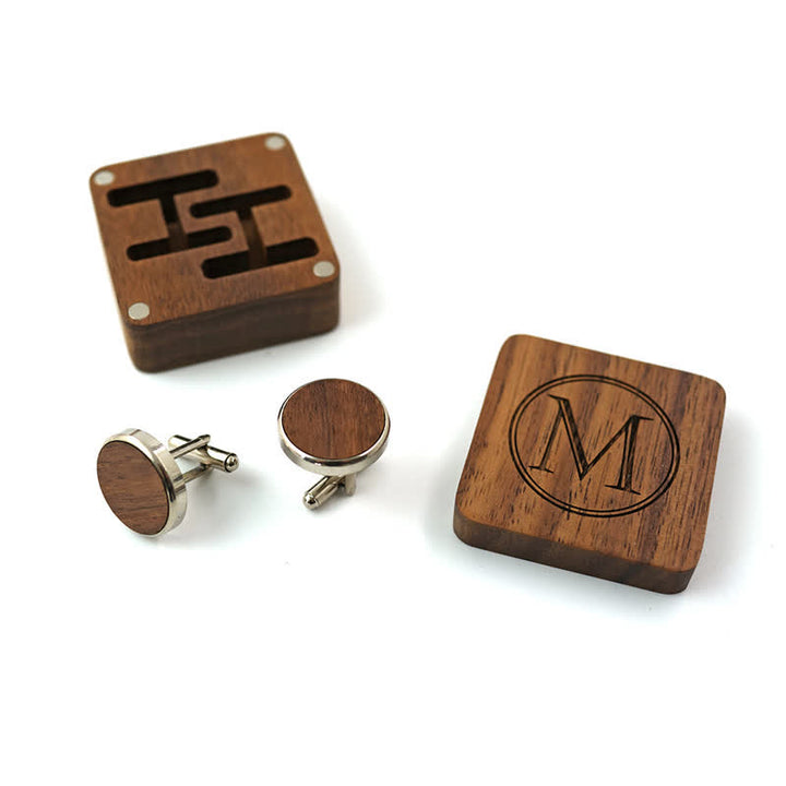Personalisierte Manschettenknöpfe aus Holz mit graviertem Buchstaben für Herren - image 0