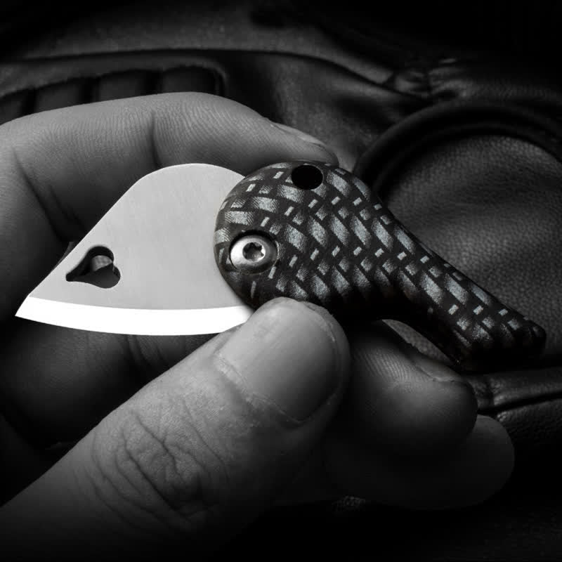 Herzförmiger Schlüsselanhänger mit hohler Klinge für Taschenklappmesser