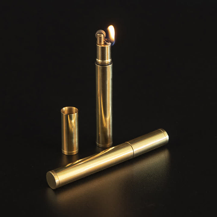 Mini-Feuerzeug in Gold mit langem Stab und Zigarettenform, nachfüllbar