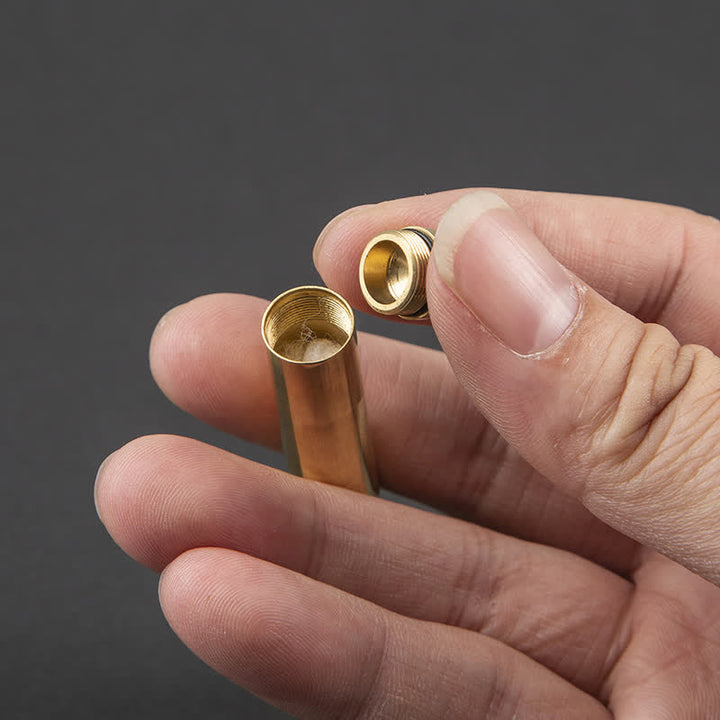 Mini-Feuerzeug in Gold mit langem Stab und Zigarettenform, nachfüllbar