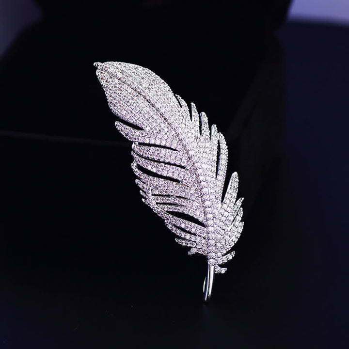 Minimalistische silberne Zirkon-Federbrosche für Damen