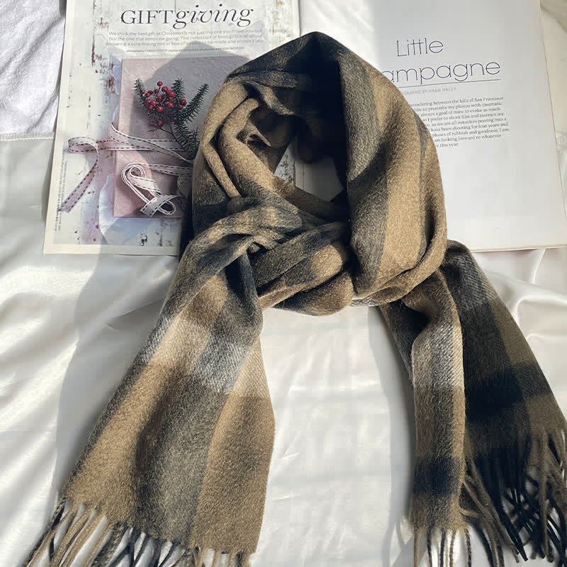Unisex Vintage Kaschmirschal in passender Farbe mit Karomuster