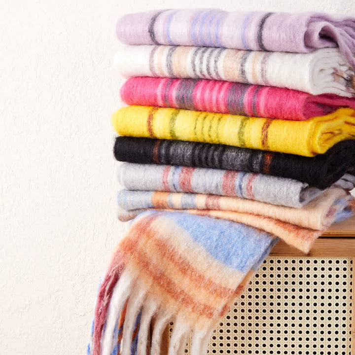 Klassischer warmer Unisex-Schal mit Quasten und Karomuster - image 1