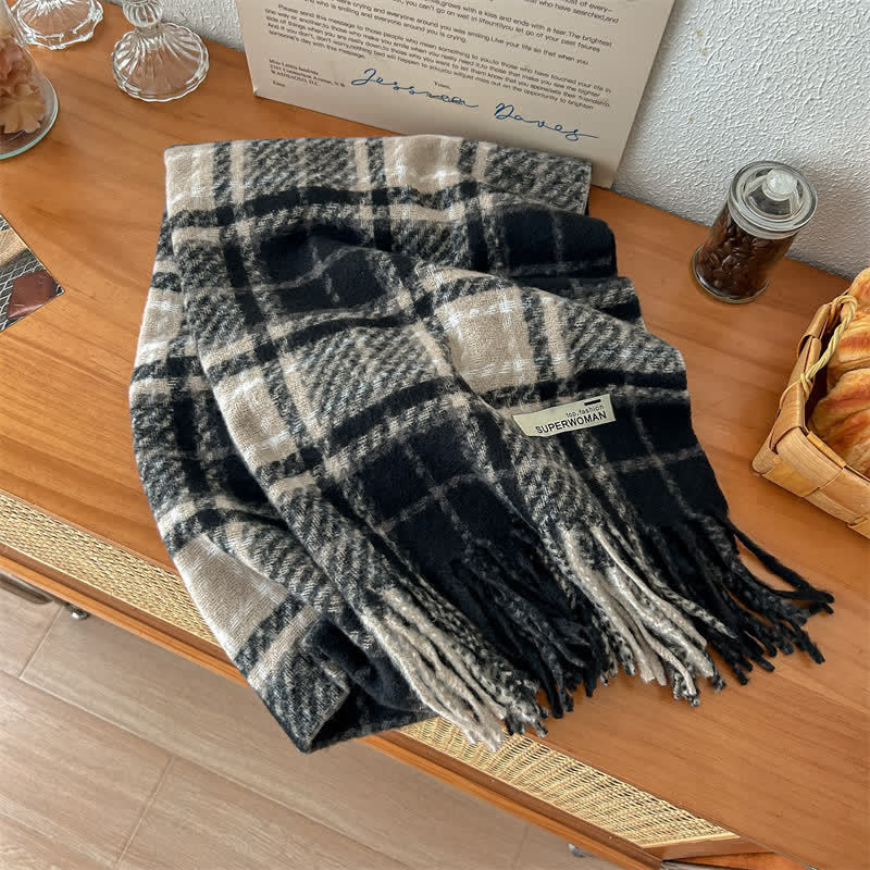 Wärmerer, übergroßer Unisex-Winterschal mit Quasten und Karomuster