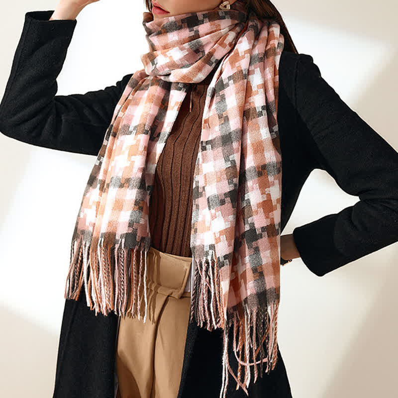 Mehrfarbiger weicher Unisex-Schal mit Fransen in Puzzleform