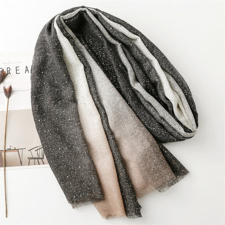 Eleganter dünner Damenschal mit Foliendruck und Farbverlauf