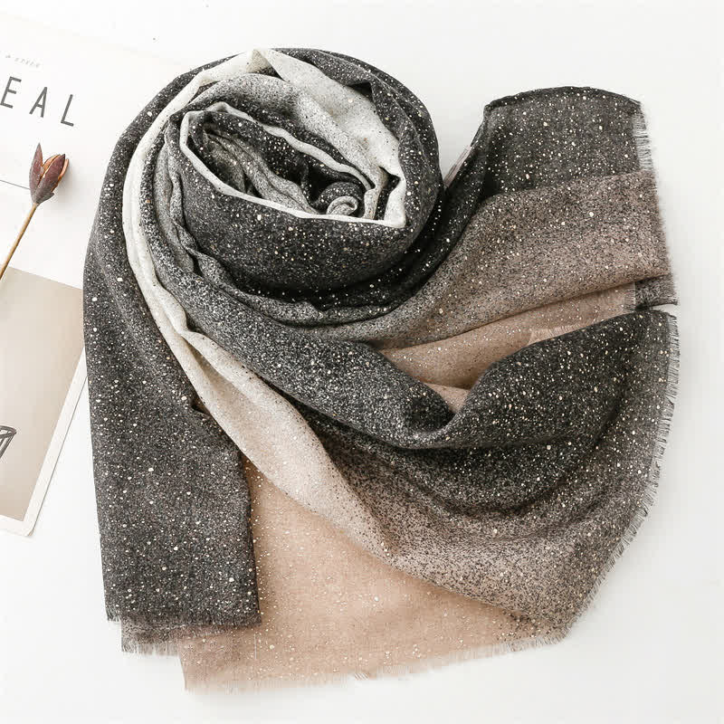 Eleganter dünner Damenschal mit Foliendruck und Farbverlauf