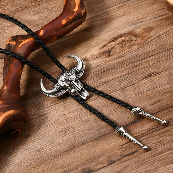 Bolo-Krawatte im Western-Stil mit Bullenherz-Motiv in Türkis