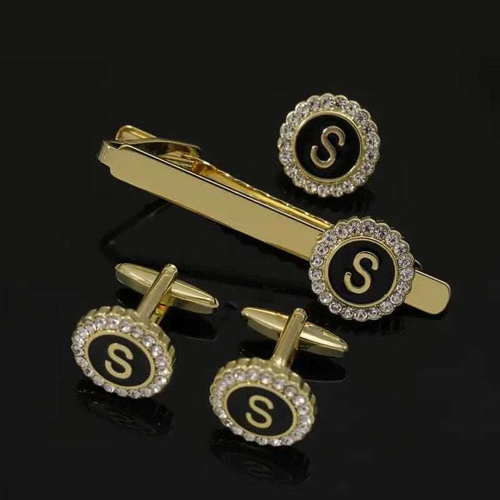3-teiliges Set aus goldenen Krawattenklammern und Broschen mit 26 Großbuchstaben für Herren - S - image 18