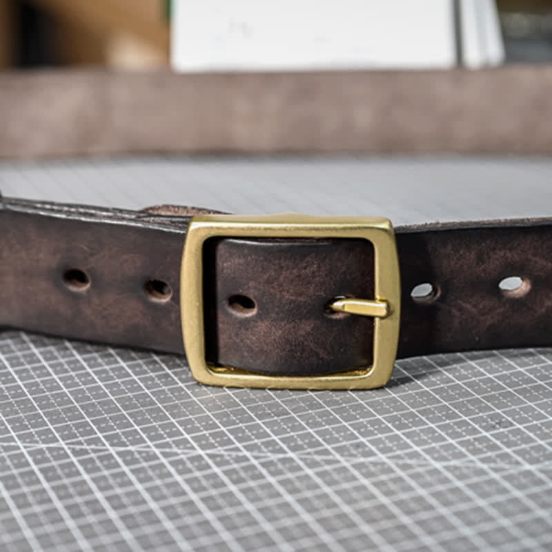 Lässiger handgefertigter Distressed-Ledergürtel mit Messingschnalle