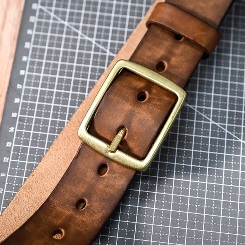 Lässiger handgefertigter Distressed-Ledergürtel mit Messingschnalle