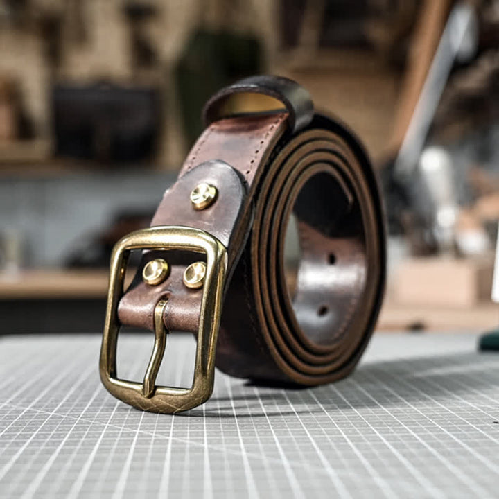 Retro-Ledergürtel mit Messingschnalle im Used-Look und handgefertigten Nähten - image 6
