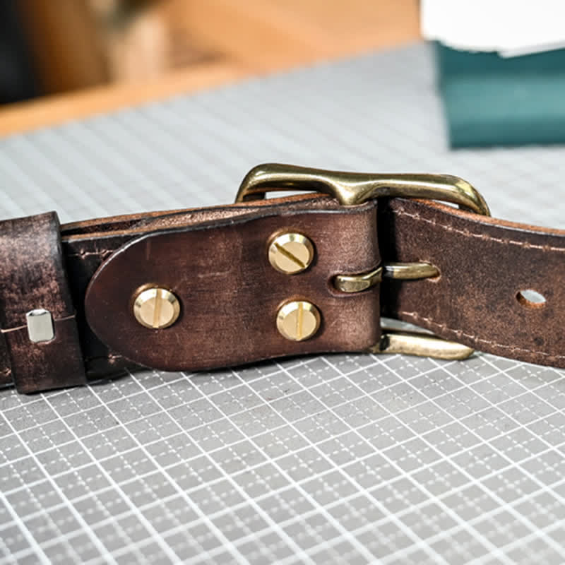 Retro-Ledergürtel mit Messingschnalle im Used-Look und handgefertigten Nähten - image 11