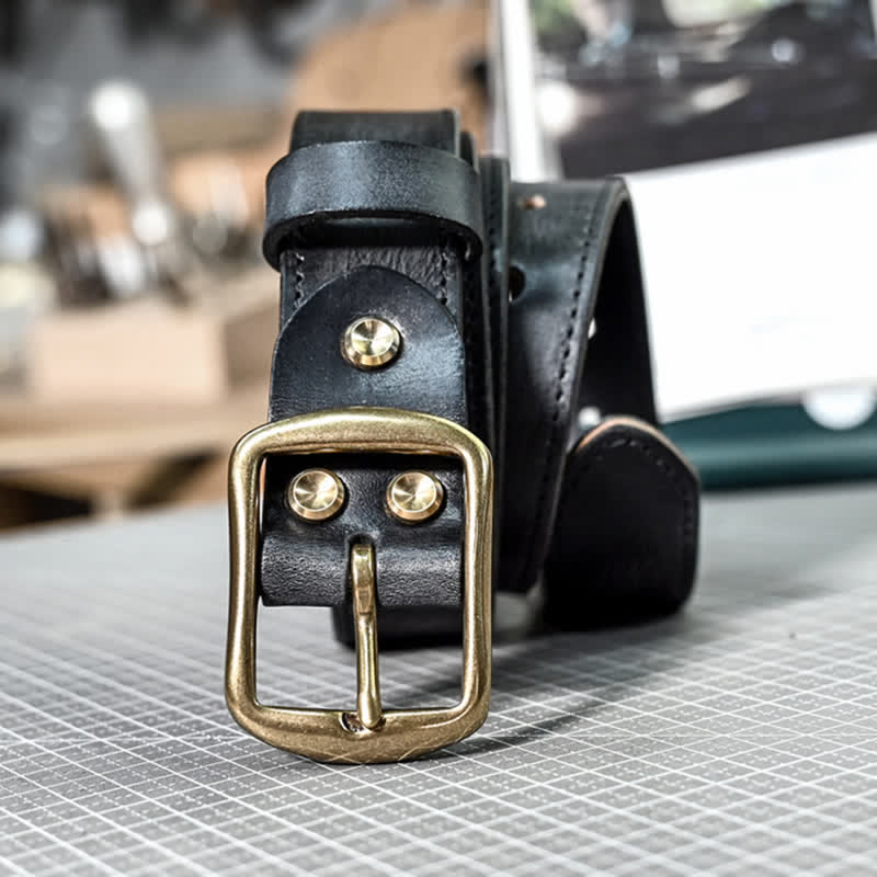 Retro-Ledergürtel mit Messingschnalle im Used-Look und handgefertigten Nähten - Schwarz - 42 - image 12