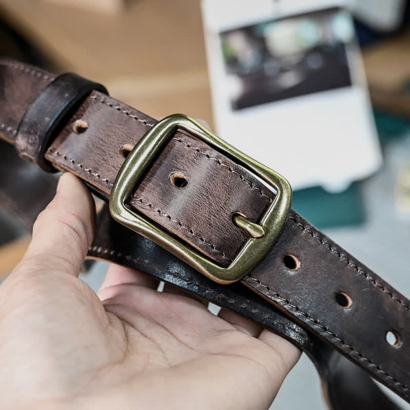 Retro-Ledergürtel mit Messingschnalle im Used-Look und handgefertigten Nähten - image 9