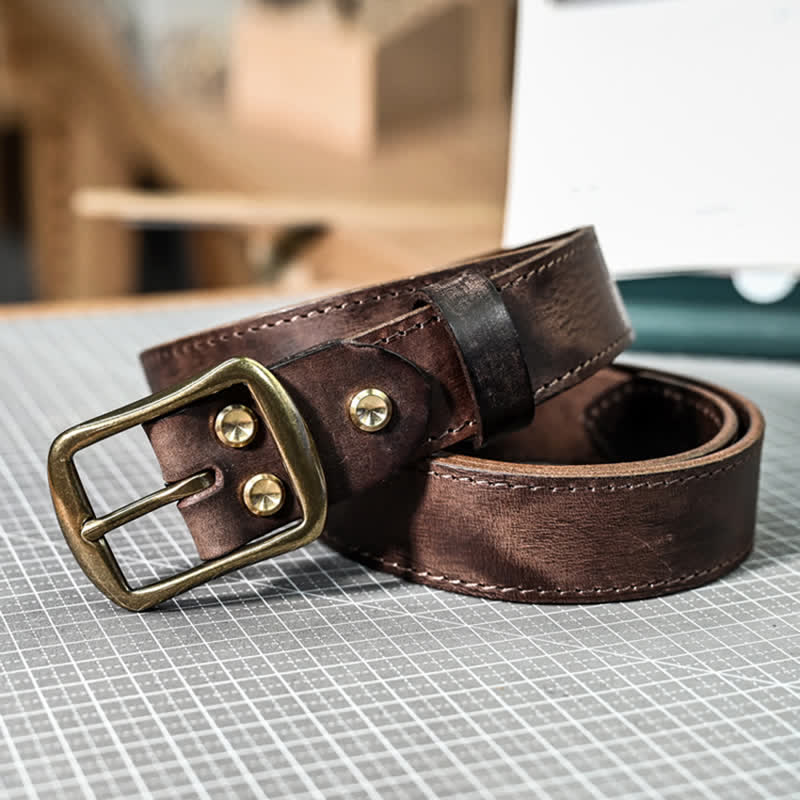 Retro-Ledergürtel mit Messingschnalle im Used-Look und handgefertigten Nähten - image 5