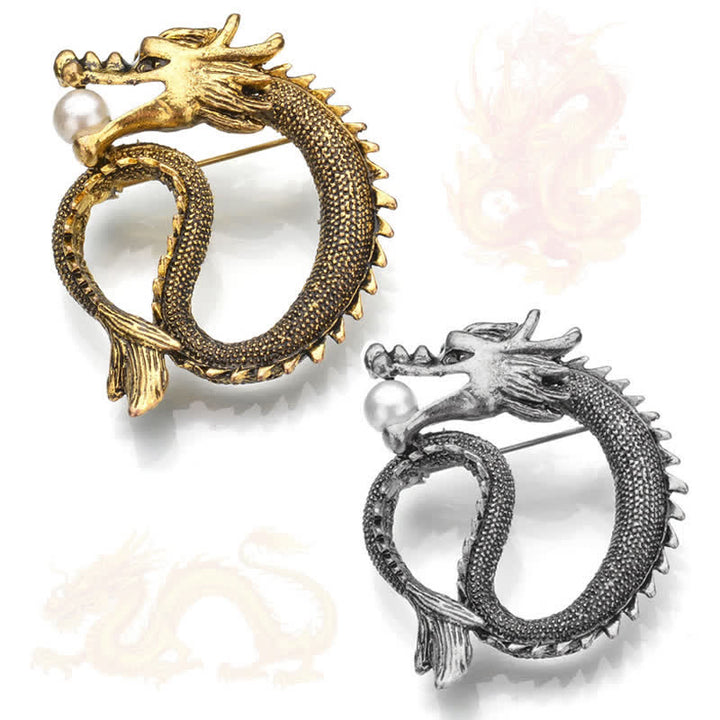 Herrenbrosche mit Drachen-Imitationsperle im Antikton