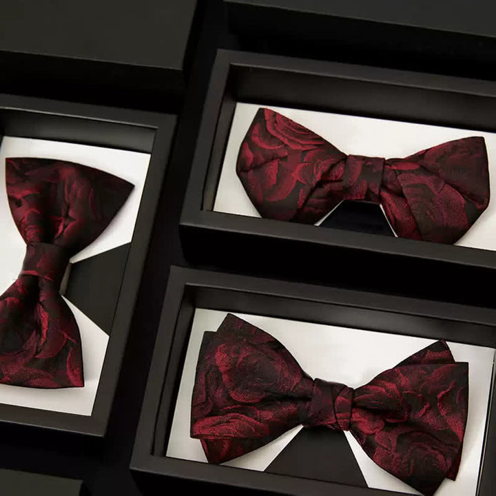 Burgunderrote Fliege mit Jacquardmuster und Rosen für Herren