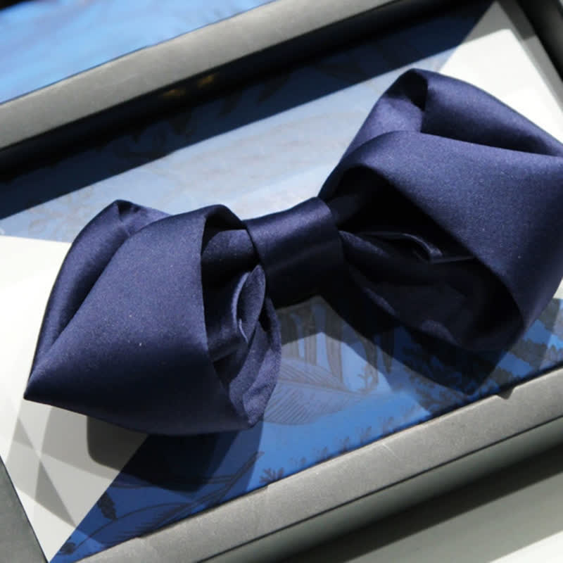 Marineblaue Hochzeitsfliege in einzigartiger Form für Herren