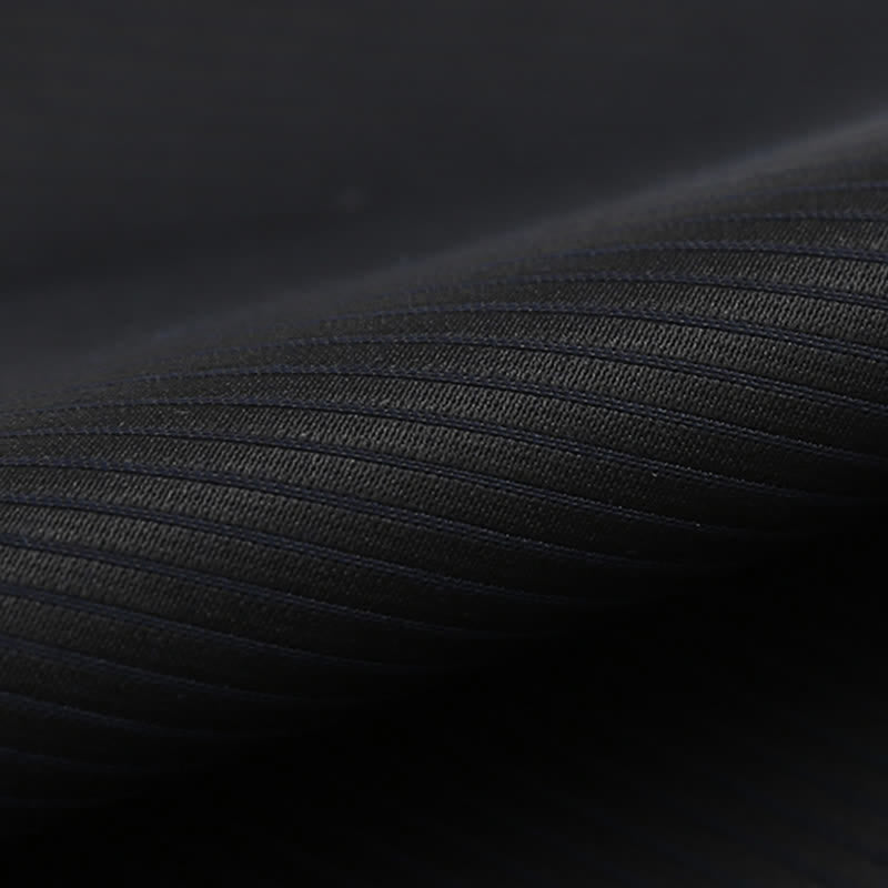 Schwarze, dezente Business-Fliege aus Twill mit marineblauen Streifen für Herren