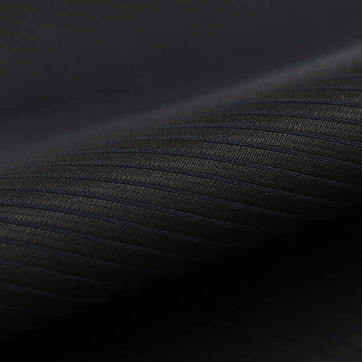 Schwarze, dezente Business-Fliege aus Twill mit marineblauen Streifen für Herren