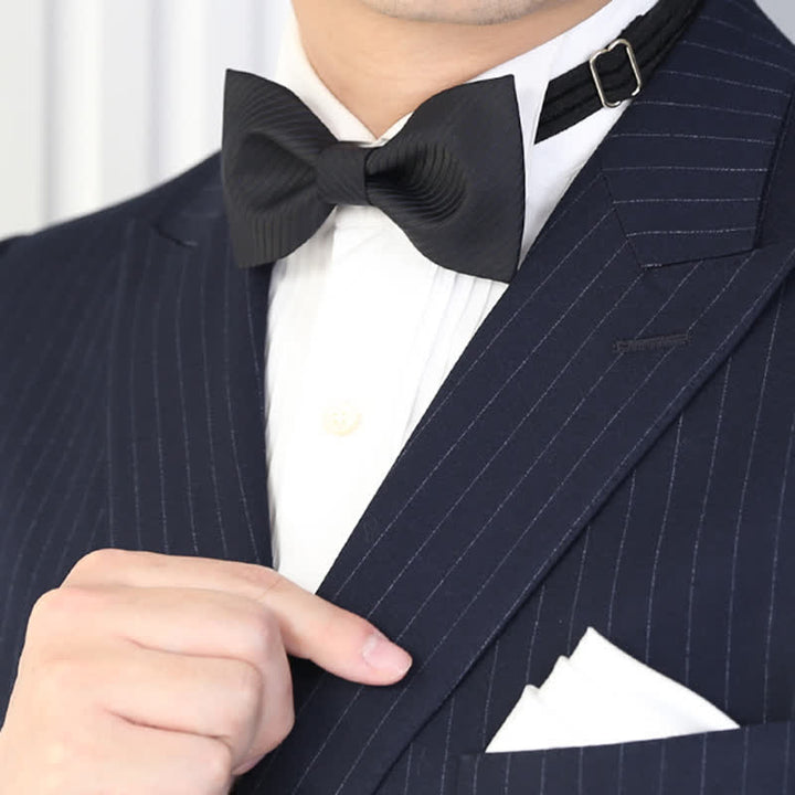 Schwarze, dezente Business-Fliege aus Twill mit marineblauen Streifen für Herren