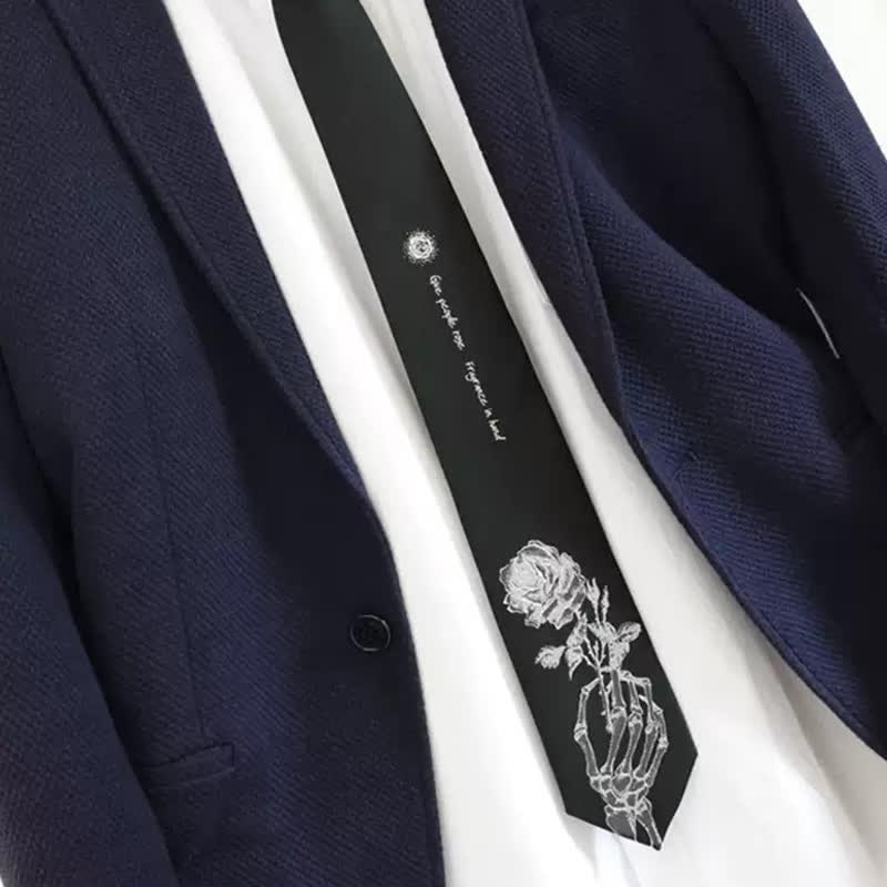 Schwarze und silberne Krawatte mit „Give People“-Rosen-Aufdruck für Herren