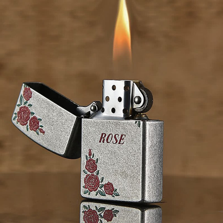 Nachfüllbares Kerosinfeuerzeug mit rotem Rosenblütenmotiv