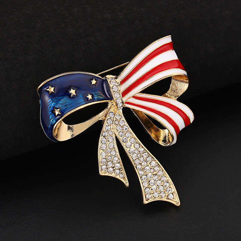 Strassbrosche mit amerikanischer Flagge und Schleife