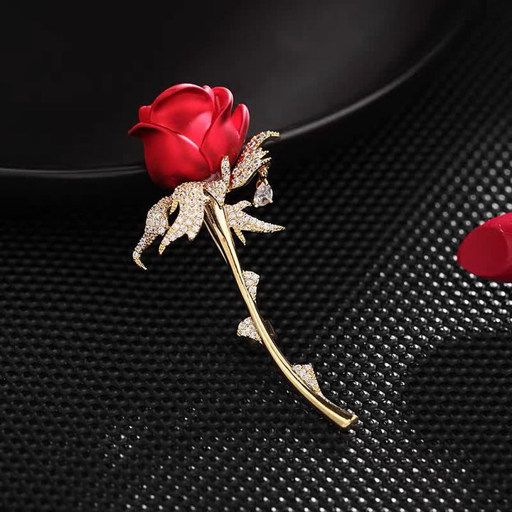 Charmante rote Rose mit glänzendem Strass für Damen