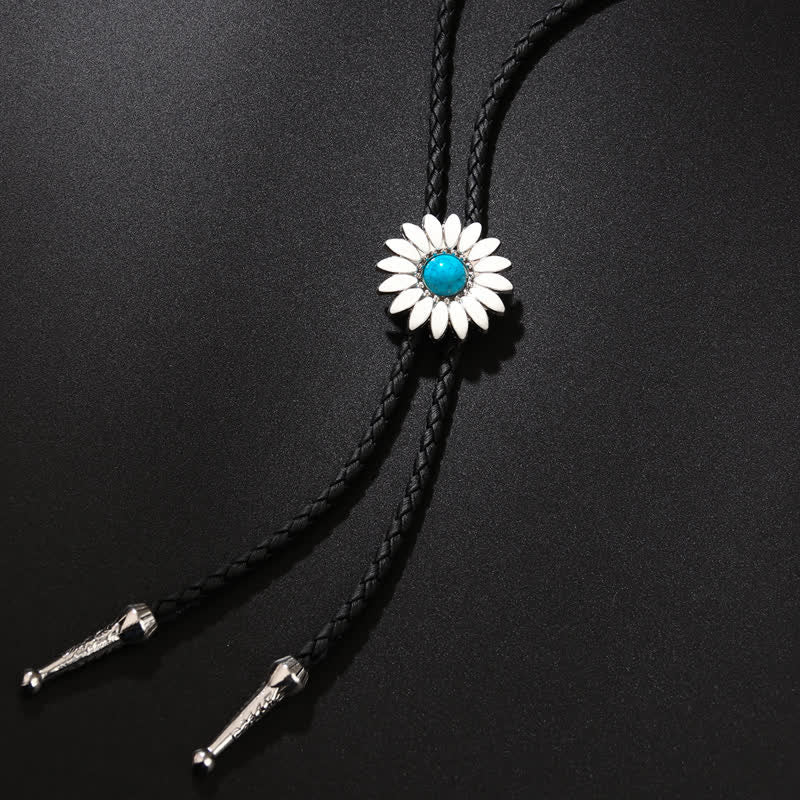 Bolokrawatte mit Sonnenblumen-Anhänger und kleinem Gänseblümchen