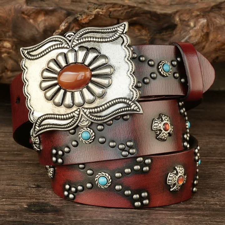 Ledergürtel im Western-Stil mit bunten Edelsteinen und Nieten