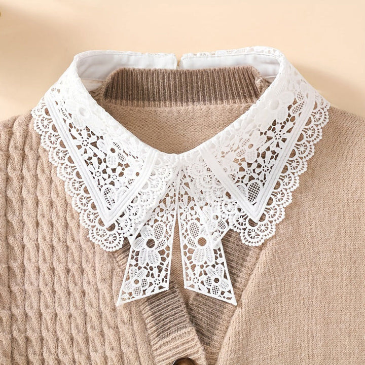 Abnehmbare Halbhemdbluse mit falschem Kragen aus Blumenspitze
