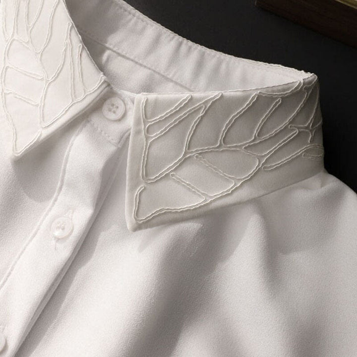 Bluse mit abnehmbarem Halbhemd und falschem Kragen, besticktem Blumenmuster