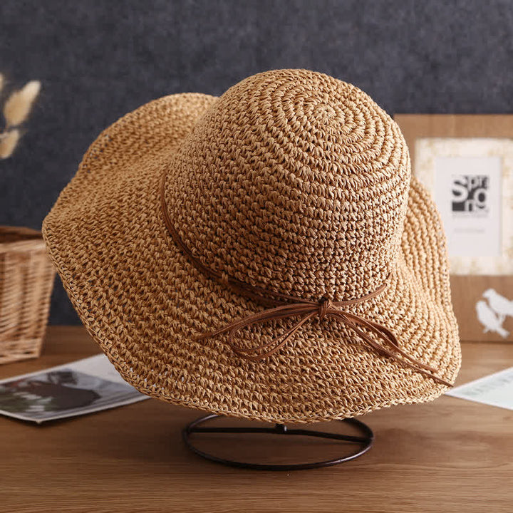 Eleganter, faltbarer Strohhut für den Sommer mit breiter Krempe für Damen