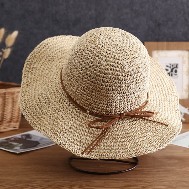 Eleganter, faltbarer Strohhut für den Sommer mit breiter Krempe für Damen